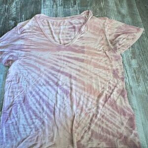 American Eagle Outfitters Soft Lavender V-Neck Tee